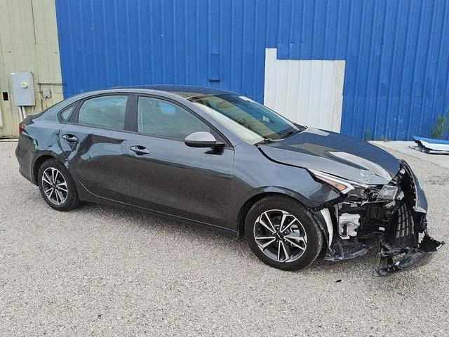 3KPF24AD8PE641928 2023 2023 KIA Forte- LX 4