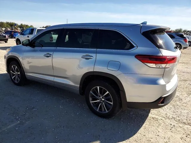 5TDKZRFH8JS537827 2018 2018 Toyota Highlander- SE 2