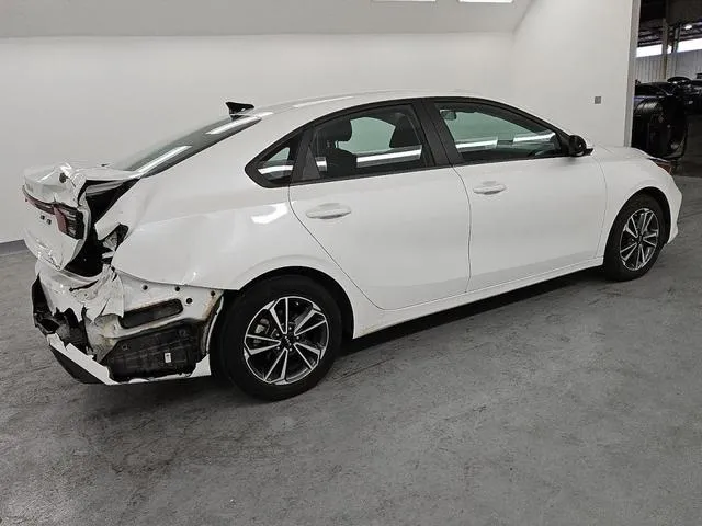 3KPF24AD2PE566031 2023 2023 KIA Forte- LX 3