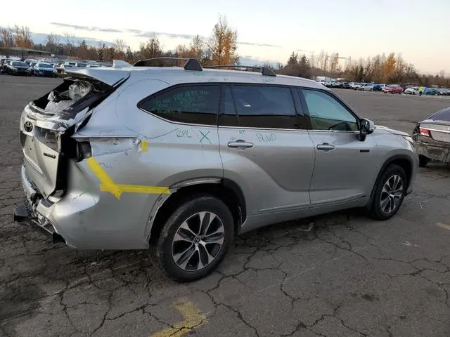 5TDHBRCH1MS058706 2021 2021 Toyota Highlander- Hybrid Xle 3