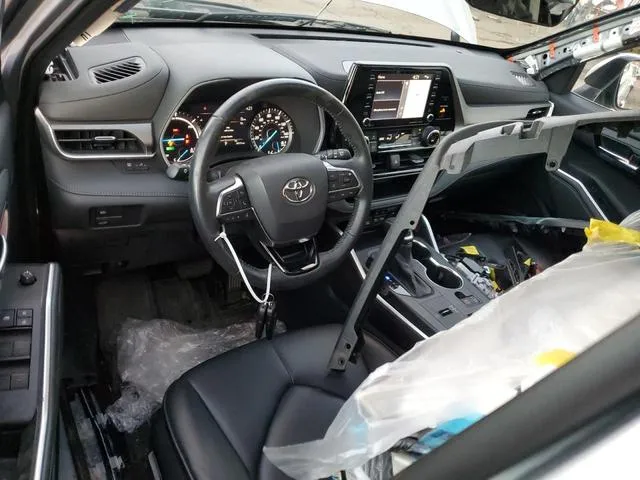 5TDHBRCH1MS058706 2021 2021 Toyota Highlander- Hybrid Xle 8