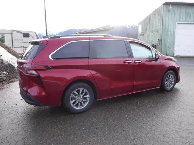 5TDYSKFCXNS048118 2022 2022 Toyota Sienna- Xle 3