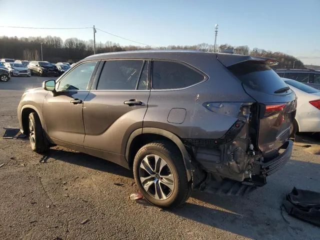 5TDGZRBH8MS084566 2021 2021 Toyota Highlander- Xle 2