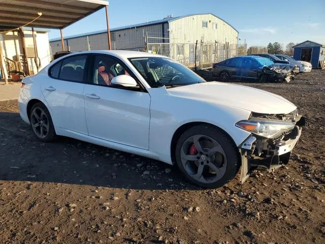 ZARFAEDN8H7549688 2017 2017 Alfa Romeo Giulia- Q4 4