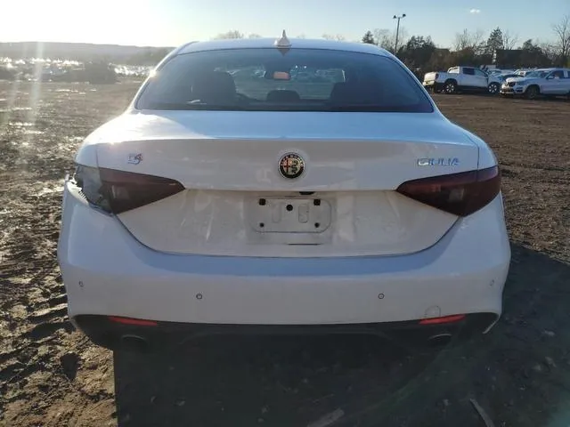 ZARFAEDN8H7549688 2017 2017 Alfa Romeo Giulia- Q4 6