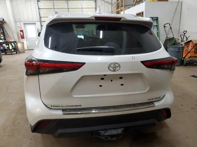 5TDHZRBH5NS251276 2022 2022 Toyota Highlander- Xle 6