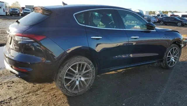 ZN661YUM3NX403065 2022 2022 Maserati Levante- Modena 3