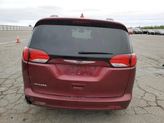 2C4RC1DG8LR168457 2020 2020 Chrysler Voyager- Lxi 6