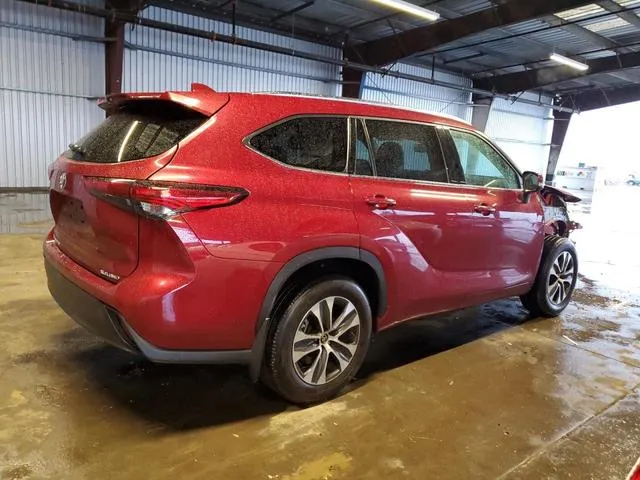 5TDHZRBH7MS155440 2021 2021 Toyota Highlander- Xle 3