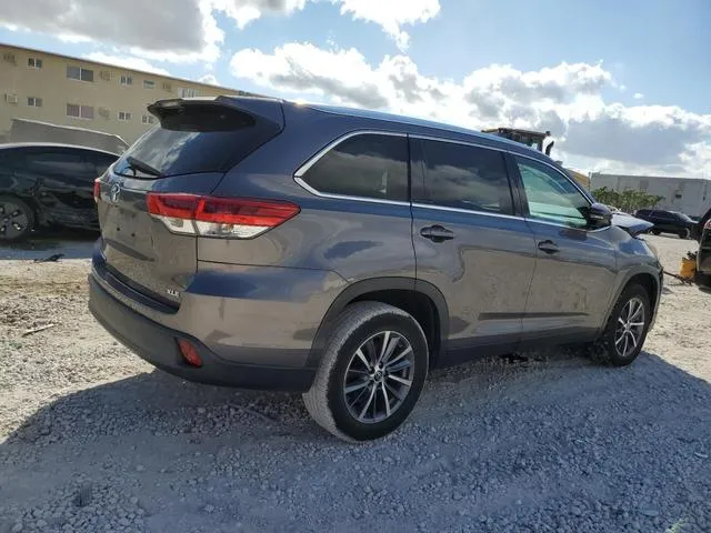 5TDKZRFH1KS564899 2019 2019 Toyota Highlander- SE 3