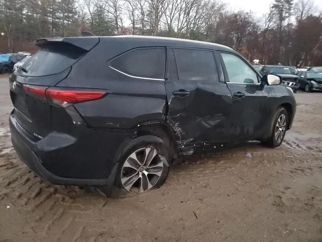 5TDGZRBH0MS549714 2021 2021 Toyota Highlander- Xle 3