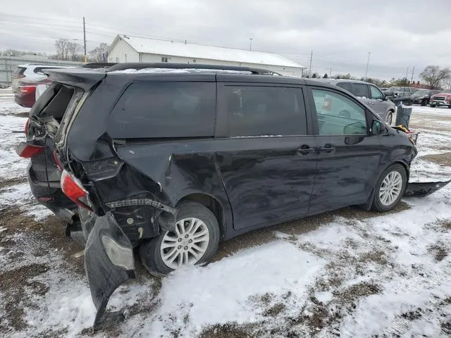 5TDYK3DC7CS245009 2012 2012 Toyota Sienna- Xle 3