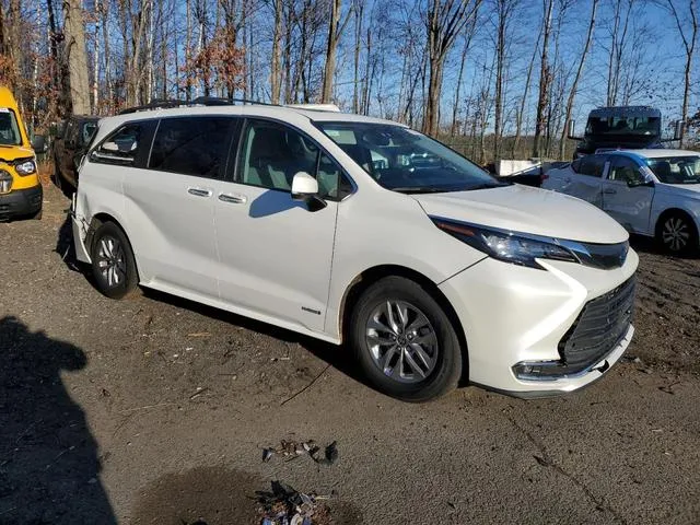 5TDYSKFCXMS020155 2021 2021 Toyota Sienna- Xle 4