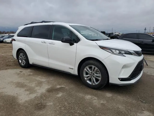 5TDXSKFC3MS008179 2021 2021 Toyota Sienna- Xse 4