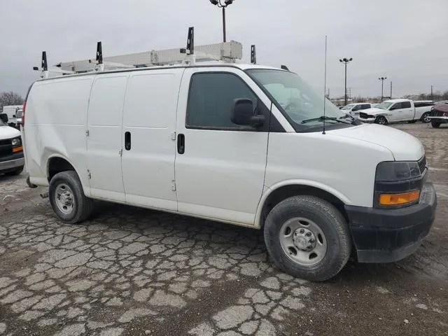 1GCWGAFP5M1200324 2021 2021 Chevrolet Express 4