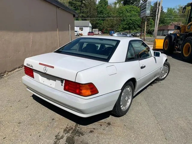 WDBFA66EXNF052820 1992 1992 Mercedes-Benz 500- SL 4