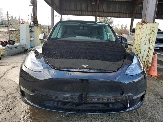 7SAYGDED4RA318025 2024 2024 Tesla MODEL Y 5