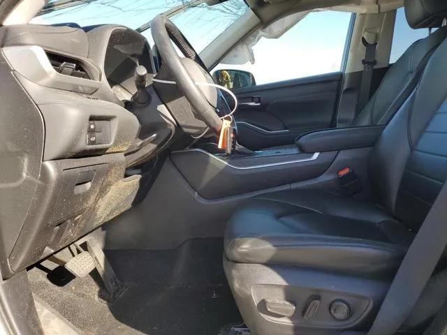 5TDGZRAHXMS056933 2021 2021 Toyota Highlander- Xle 7