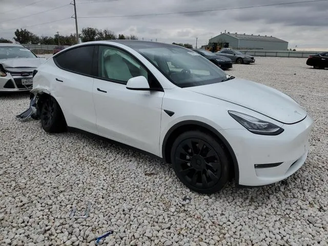 5YJYGDED7MF121830 2021 2021 Tesla MODEL Y 4