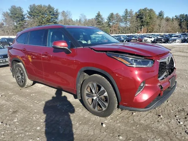 5TDGZRBH6MS093203 2021 2021 Toyota Highlander- Xle 4