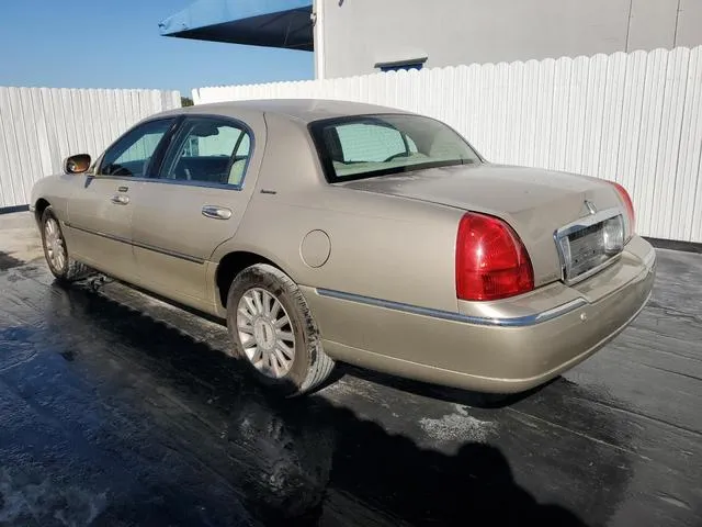 1LNHM81W45Y658515 2005 2005 Lincoln Town Car- Signature 2