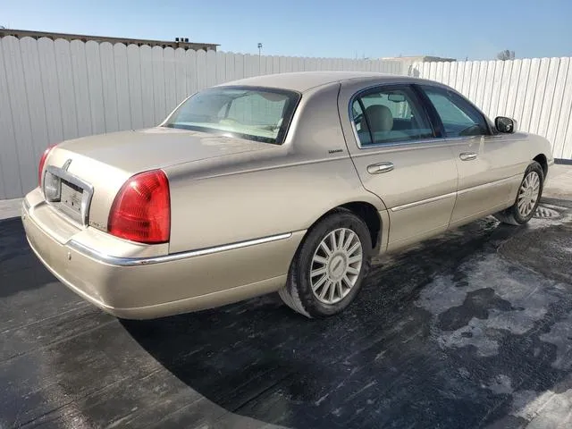 1LNHM81W45Y658515 2005 2005 Lincoln Town Car- Signature 3