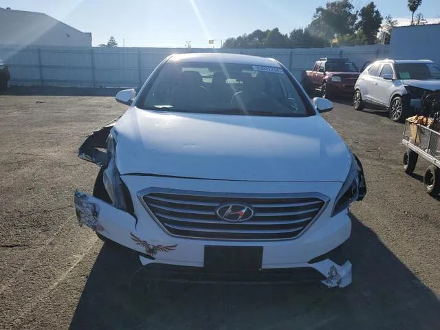 5NPE24AF0FH043176 2015 2015 Hyundai Sonata- SE 5