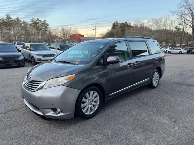 5TDDK3DC0BS027538 2011 2011 Toyota Sienna- Xle 2