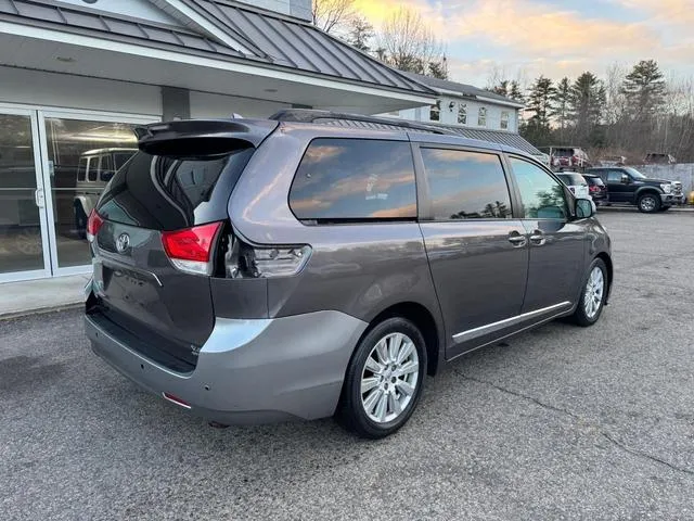 5TDDK3DC0BS027538 2011 2011 Toyota Sienna- Xle 4