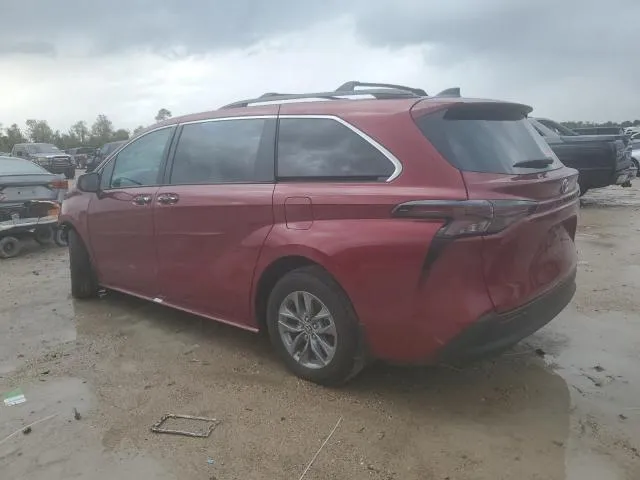 5TDYRKEC5RS188242 2024 2024 Toyota Sienna- Xle 2