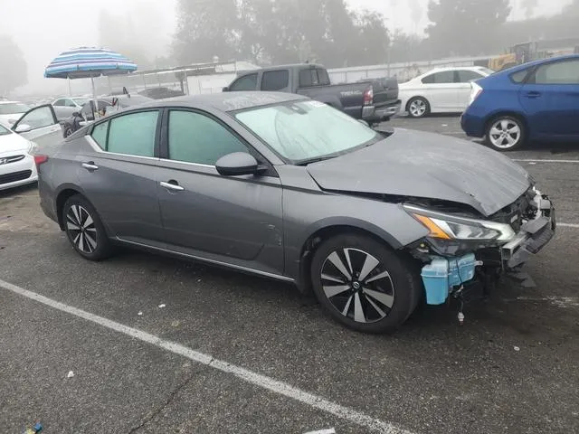 1N4BL4DV1NN337709 2022 2022 Nissan Altima- SV 4