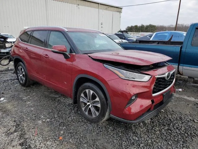 5TDGZRBH6MS528835 2021 2021 Toyota Highlander- Xle 4