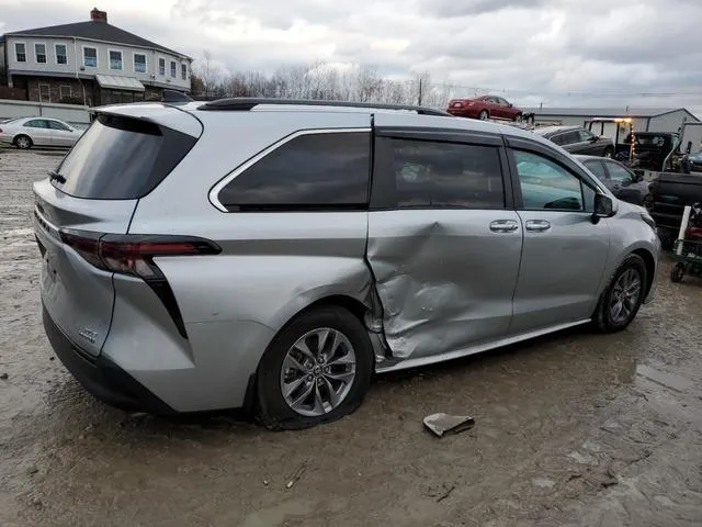 5TDJSKFC2RS111431 2024 2024 Toyota Sienna- Xle 3