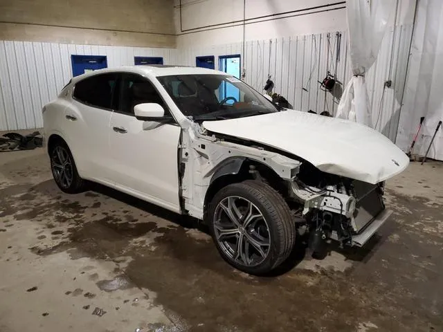 ZN661XUA1MX370792 2021 2021 Maserati Levante 4