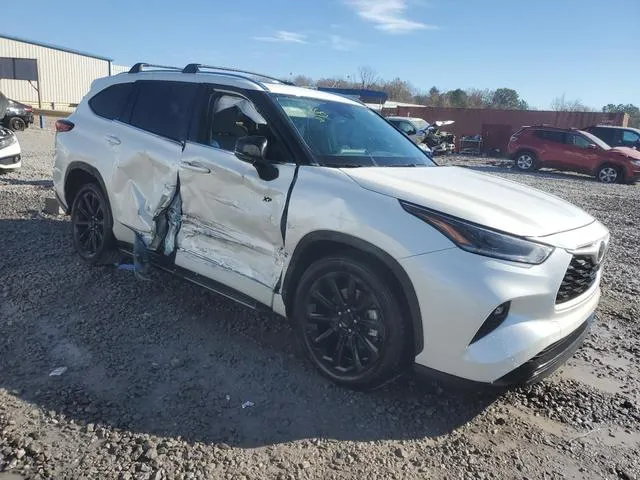 5TDGZRAH8MS528417 2021 2021 Toyota Highlander- Xle 4