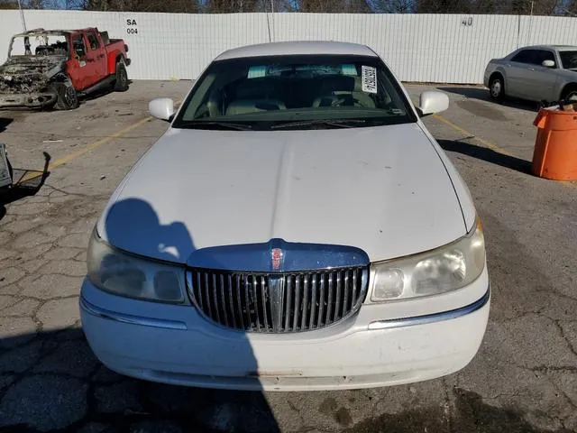 1LNHM81W3YY887532 2000 2000 Lincoln Town Car- Executive 5