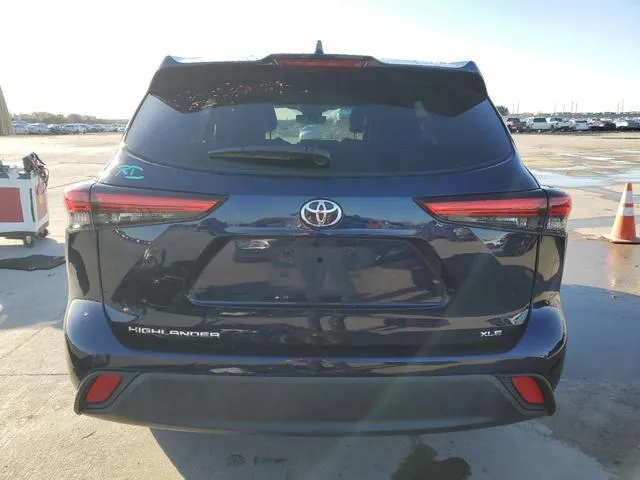 5TDGZRAH1NS123517 2022 2022 Toyota Highlander- Xle 6