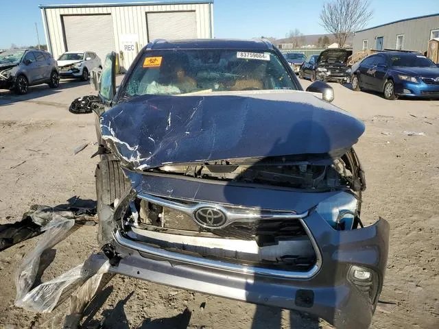 5TDFZRBH0NS161461 2022 2022 Toyota Highlander- Platinum 5