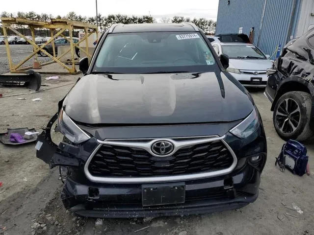 5TDGZRBH3NS570302 2022 2022 Toyota Highlander- Xle 5