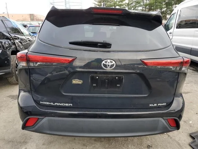 5TDGZRBH3NS570302 2022 2022 Toyota Highlander- Xle 6