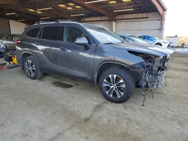 5TDHBRCHXNS557361 2022 2022 Toyota Highlander- Hybrid Xle 4