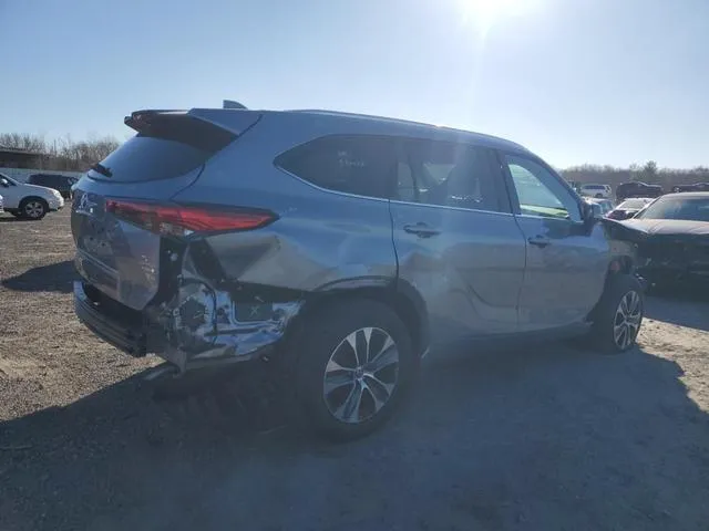 5TDHZRBH3LS021250 2020 2020 Toyota Highlander- Xle 3