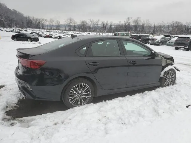 3KPF54AD8NE495468 2022 2022 KIA Forte- Gt Line 3