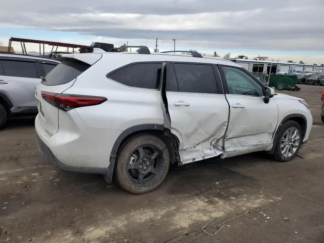 5TDDZRBH6NS593432 2022 2022 Toyota Highlander- Limited 3