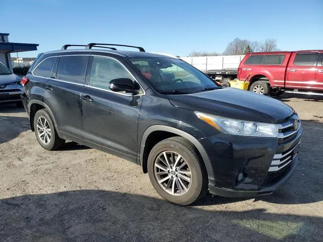 5TDJZRFH6HS520577 2017 2017 Toyota Highlander- SE 4