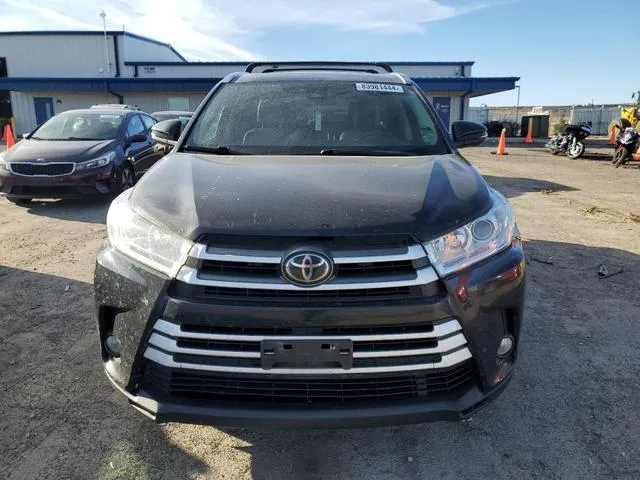 5TDJZRFH6HS520577 2017 2017 Toyota Highlander- SE 5