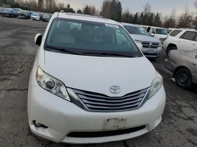 5TDDZ3DC3HS171962 2017 2017 Toyota Sienna- Xle 5