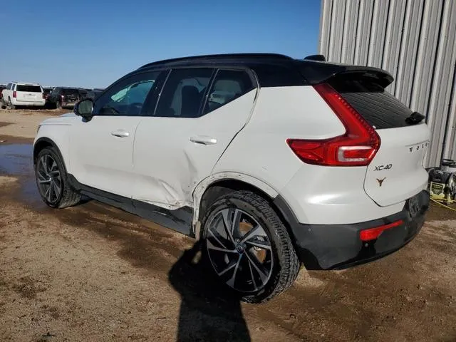 YV4162UM4M2456103 2021 2021 Volvo XC40- T5 R-Design 2