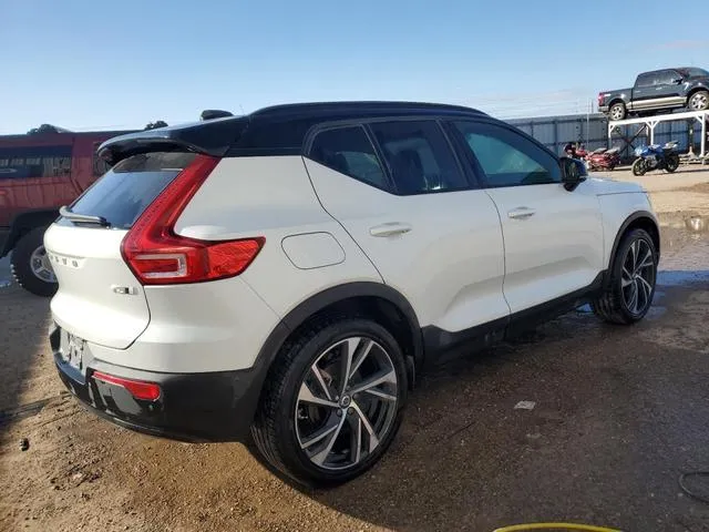 YV4162UM4M2456103 2021 2021 Volvo XC40- T5 R-Design 3