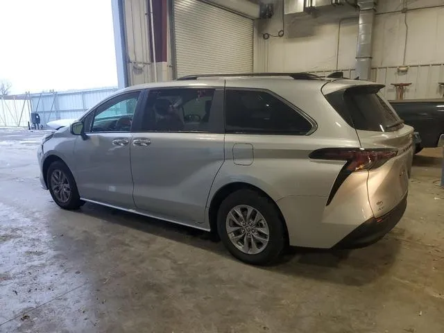 5TDYSKFC7RS151731 2024 2024 Toyota Sienna- Xle 2